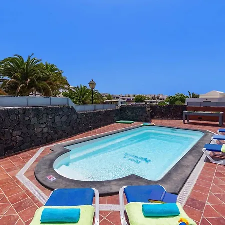 Vila Roca Negra By *